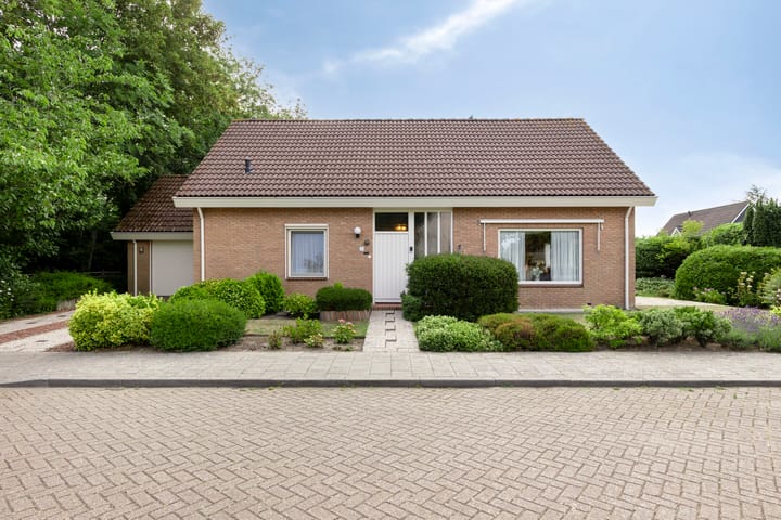 Foto 1 van Wethouder Dekkerstraat 1