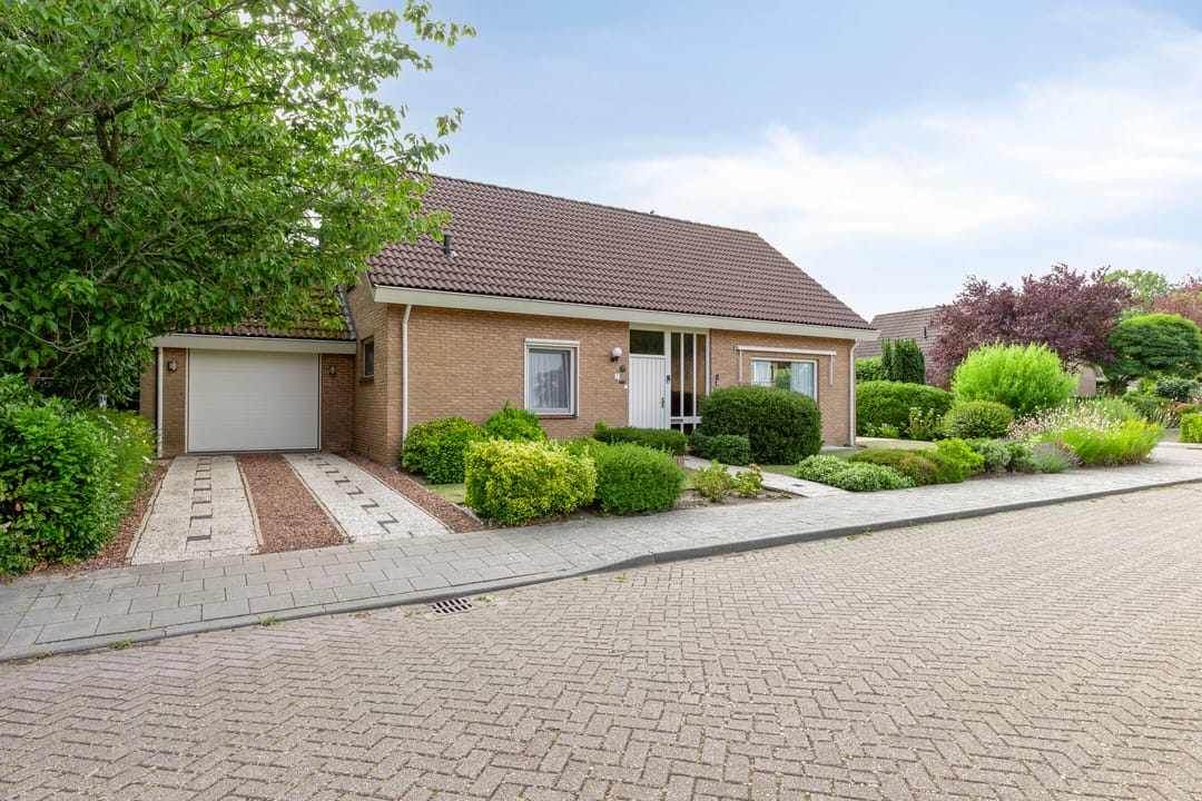 Foto 2 van Wethouder Dekkerstraat 1