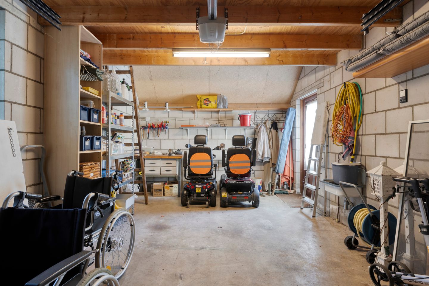 Foto 40 van Wethouder Dekkerstraat 1