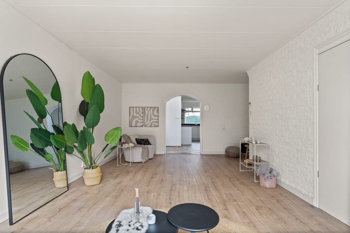 Foto 8 van Middelharnissestraat 12