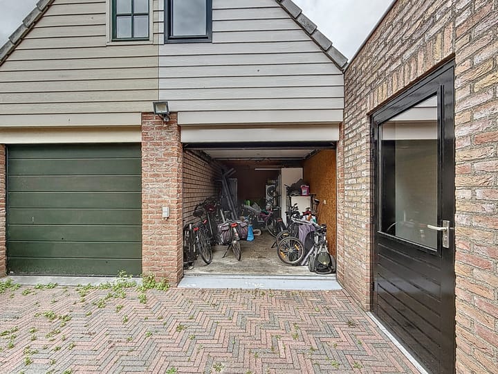 Photo 30 of Hanzestraat 15