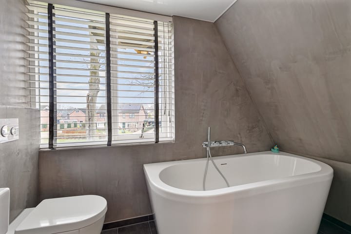 Foto 35 van Emmerweg 23