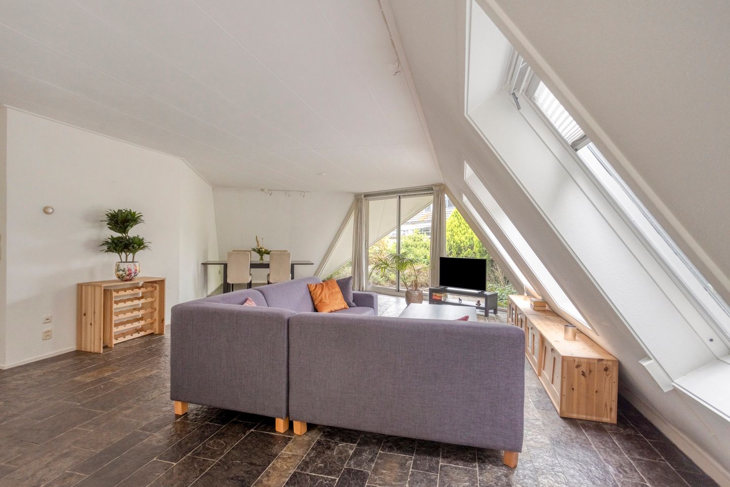 Photo 10 of Blikakker 24