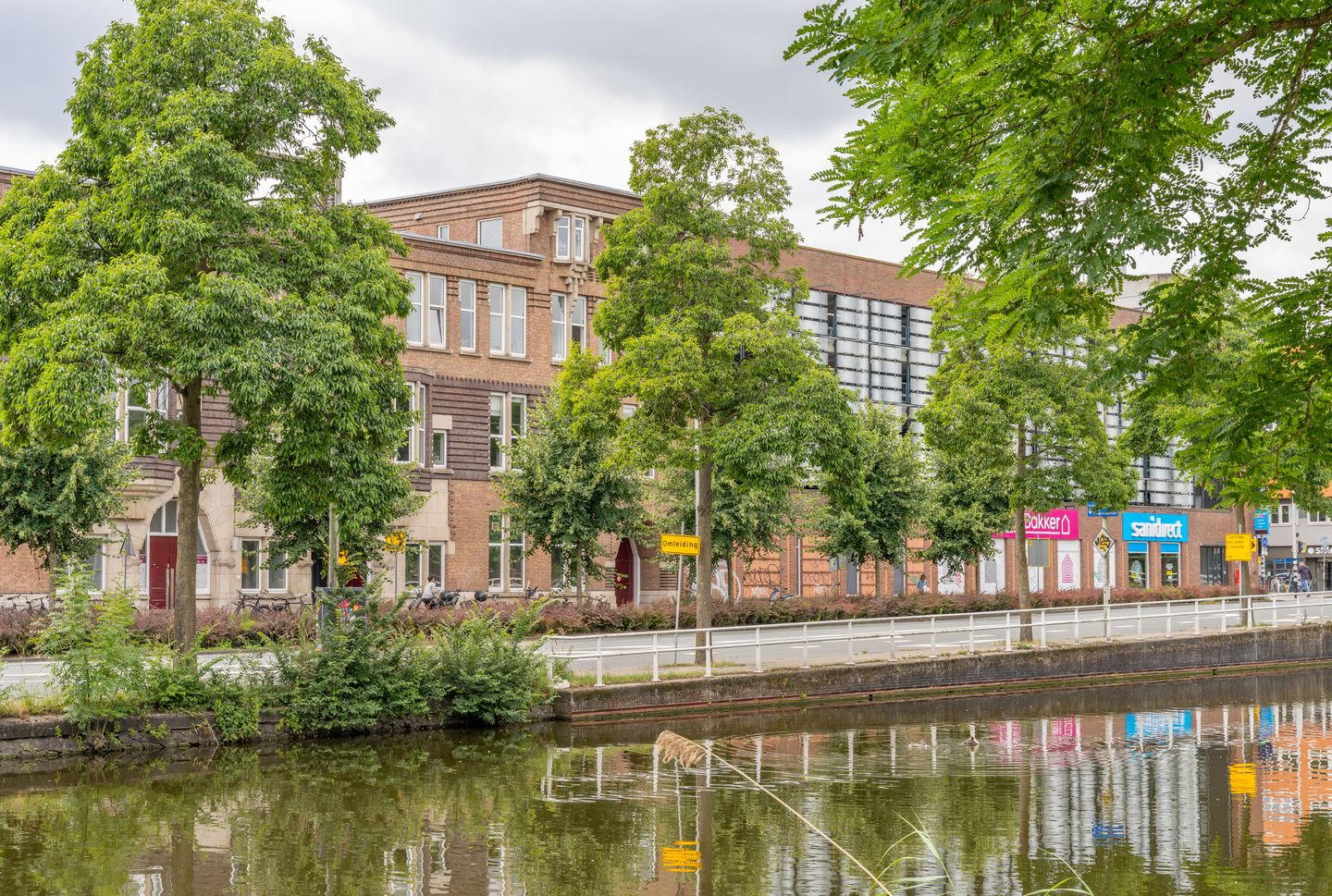 View photo 2 of Haarlemmerweg 317-G