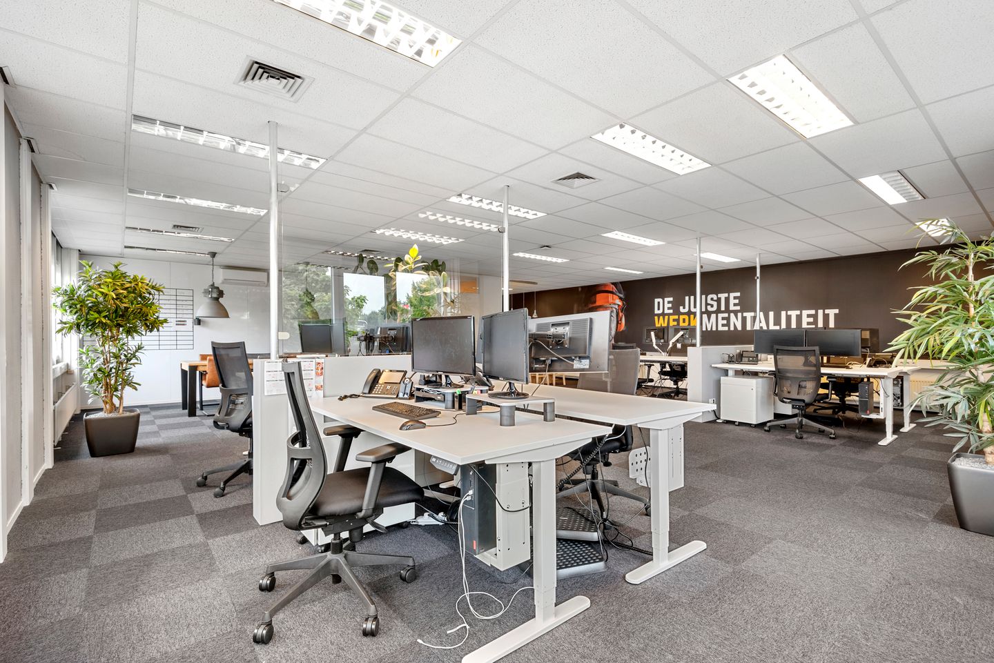 Bekijk foto 5 van Max Planckstraat 2