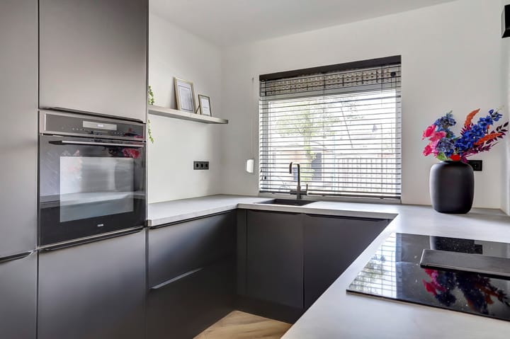 Photo 14 of Jan Greshoffstraat 29