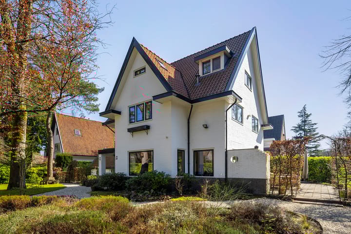 Foto 30 van Obrechtlaan 10