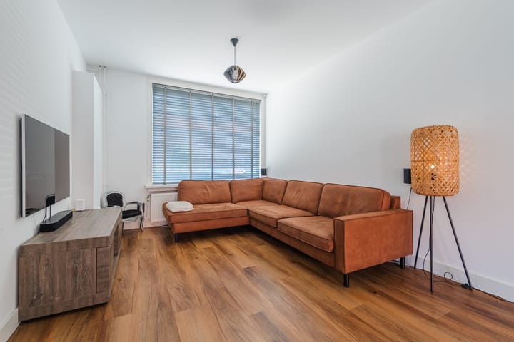 Photo 2 of Waalstraat 13