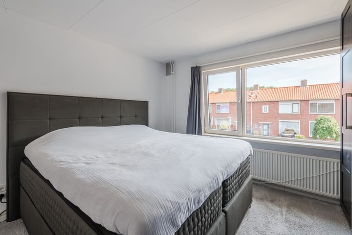 Photo 16 of Waalstraat 13