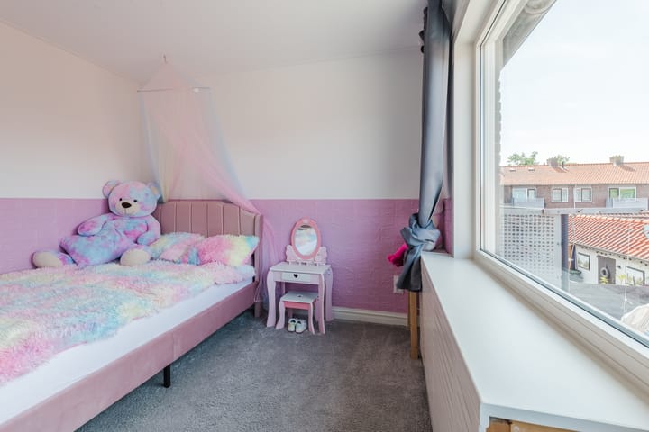 Photo 19 of Waalstraat 13