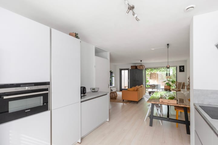 Foto 8 van Van Essendijk 95