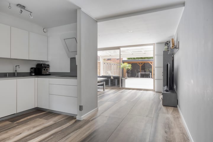 Photo 11 of Wakerdijk 104