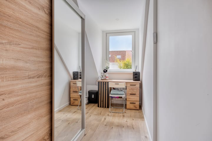 Photo 19 of Wakerdijk 104