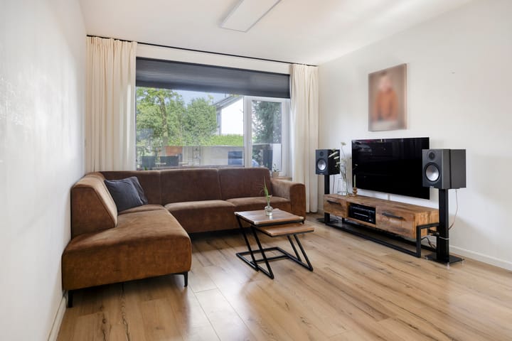 Photo 6 of Vincent Lübeckstraat 2