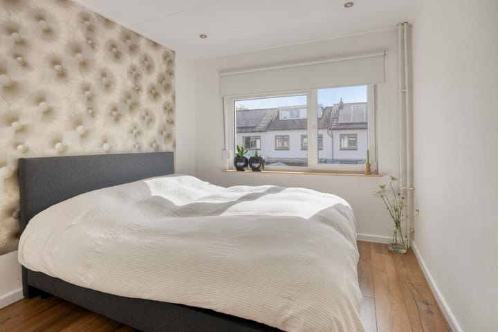 Photo 17 of Vincent Lübeckstraat 2