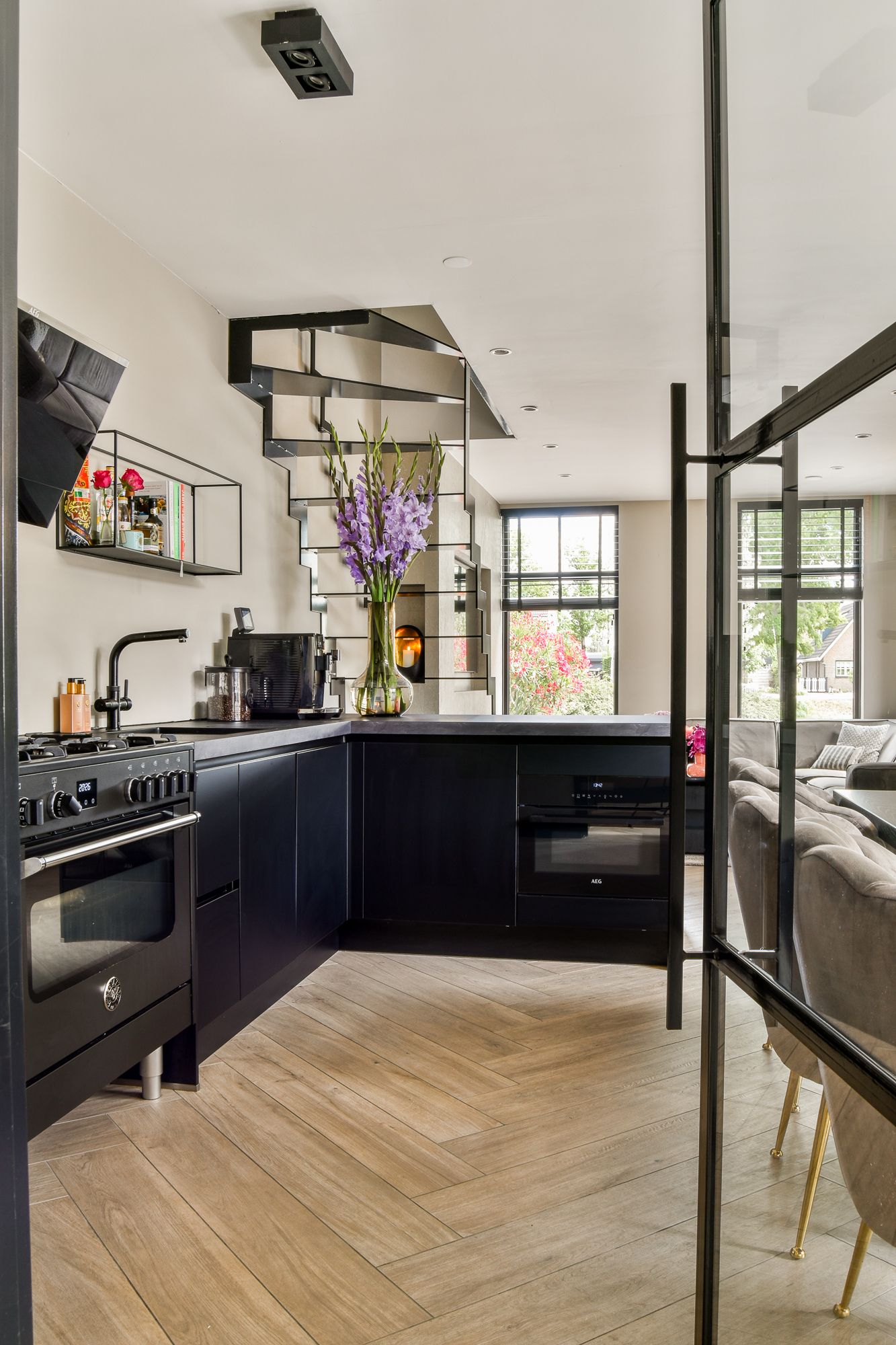 Foto 10 van Hoofdweg 25