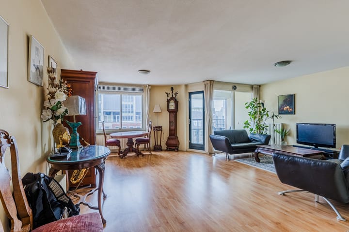 Photo 10 of Valkenburgerstraat 191