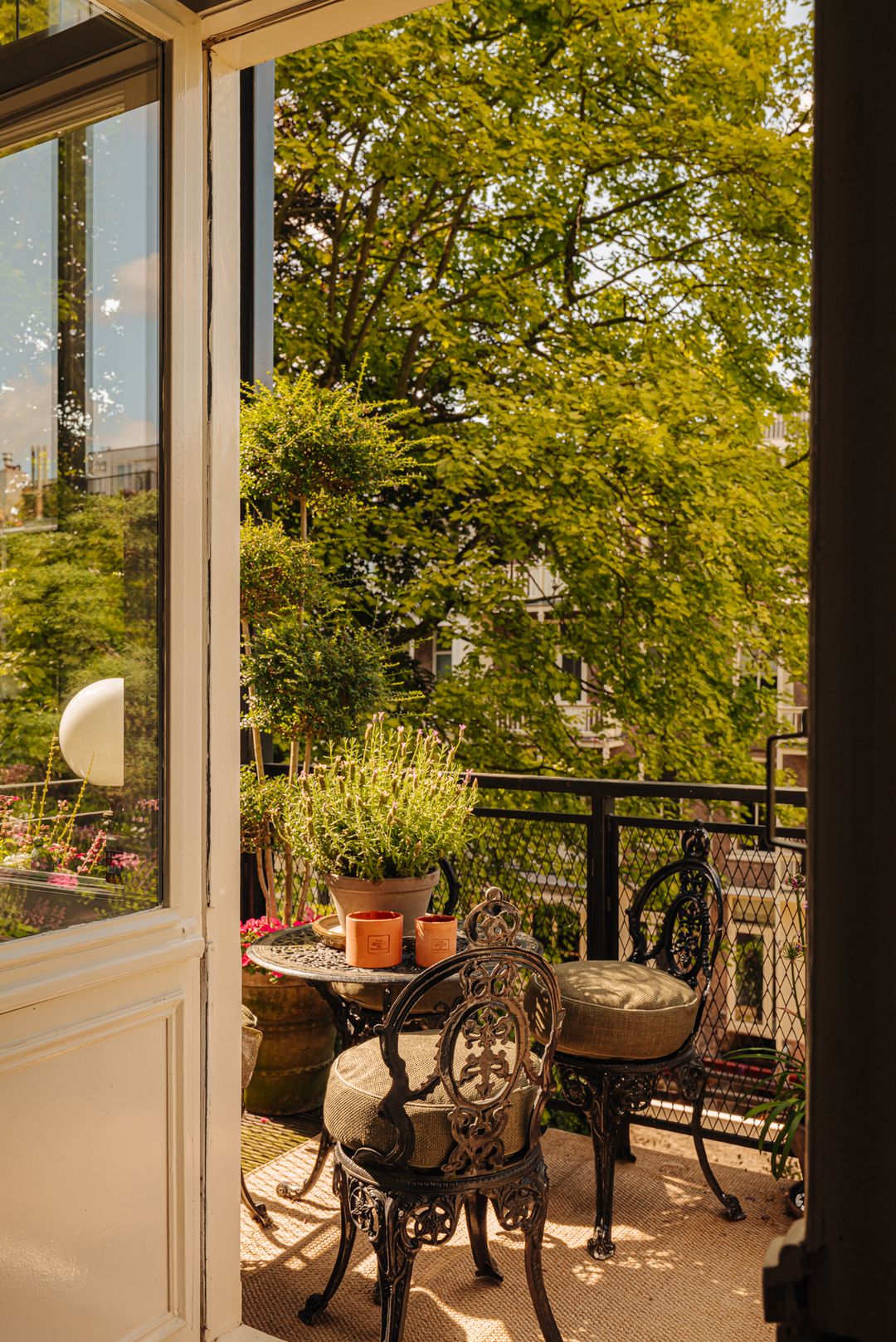 Photo 8 of De Lairessestraat 12-2