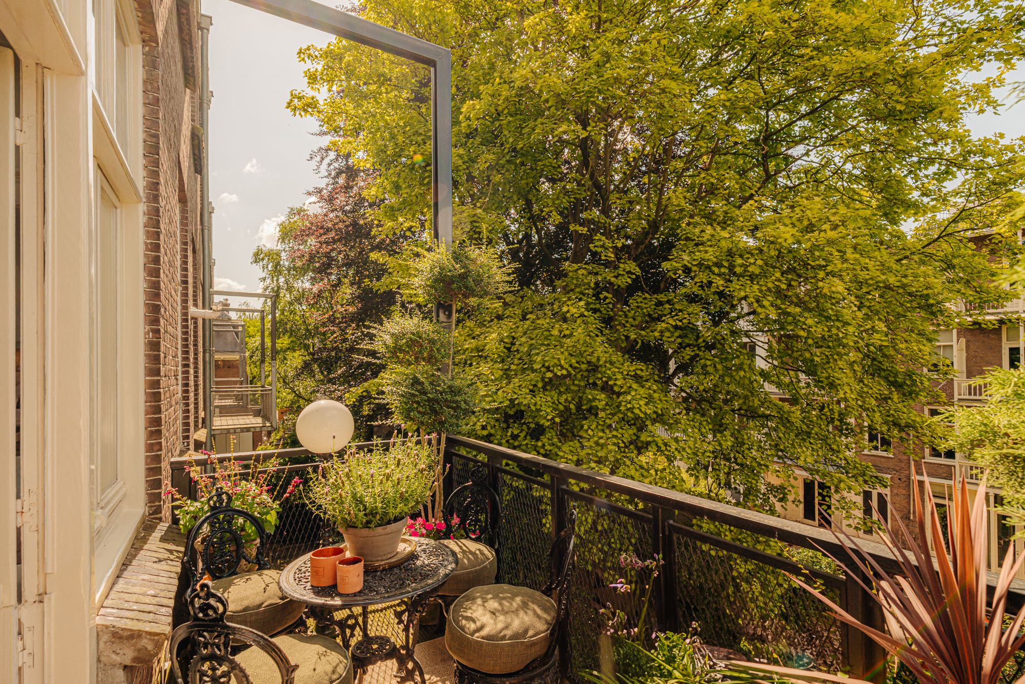 Photo 9 of De Lairessestraat 12-2