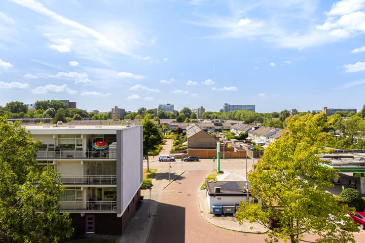 Photo 32 of Leeuwstraat 84