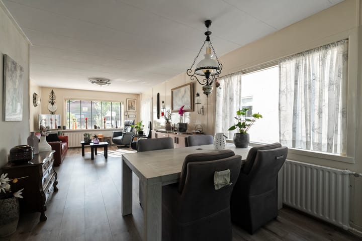 Foto 3 van Burg. Lovinkstraat 75