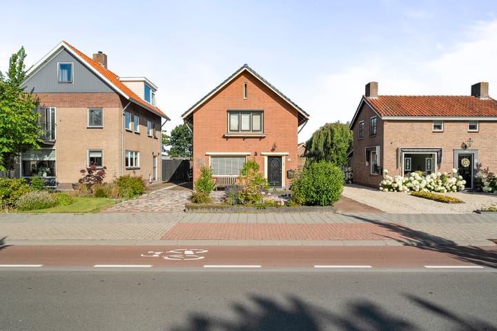 Foto 4 van Burg. Lovinkstraat 75