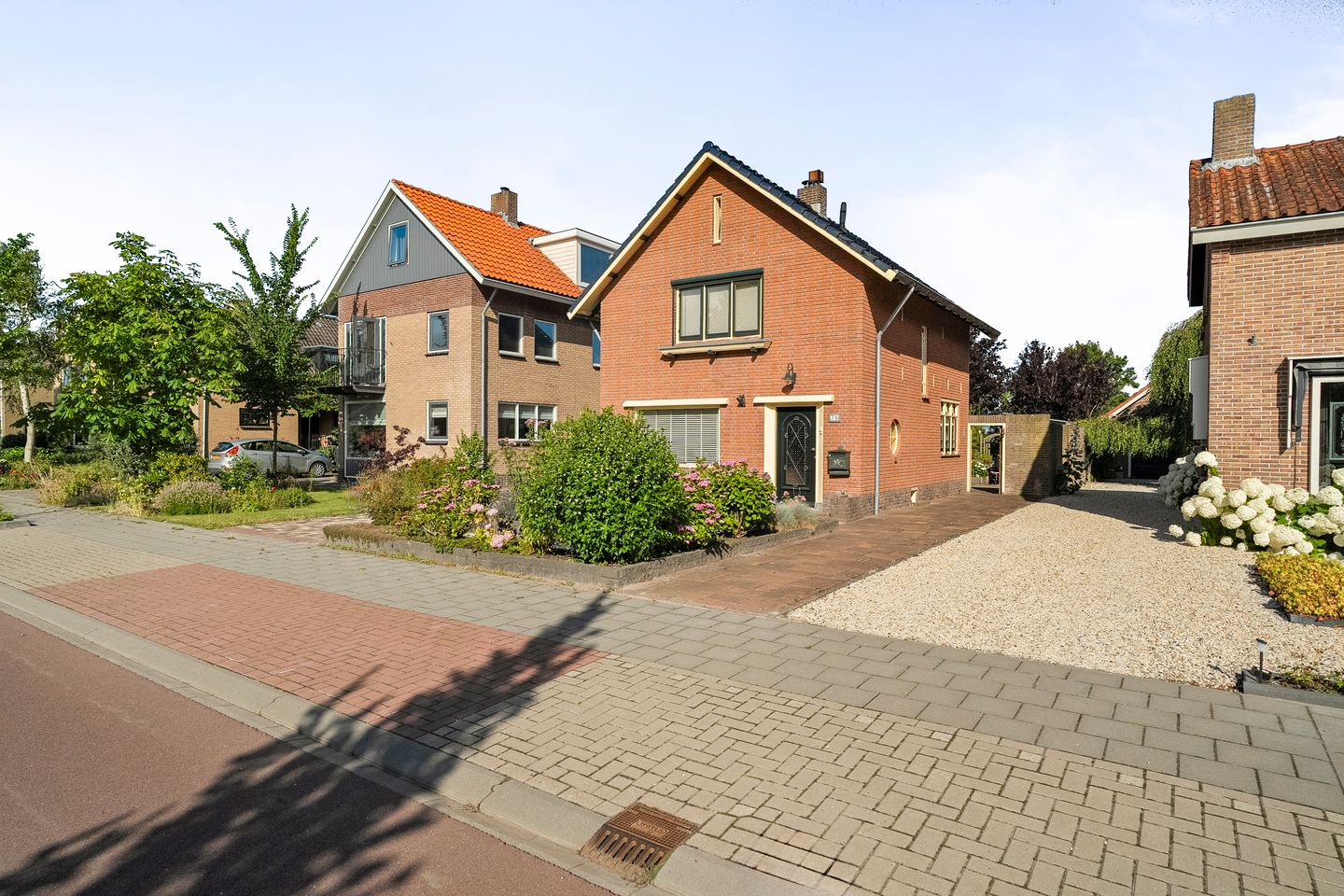 Foto 5 van Burg. Lovinkstraat 75