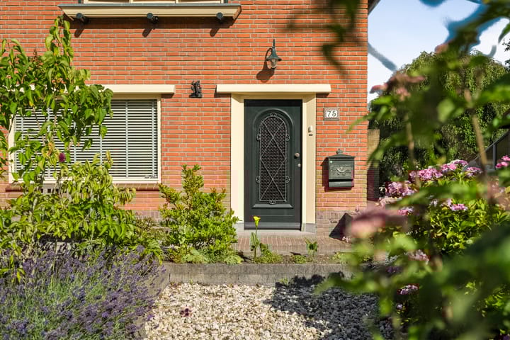 Photo 6 of Burg. Lovinkstraat 75