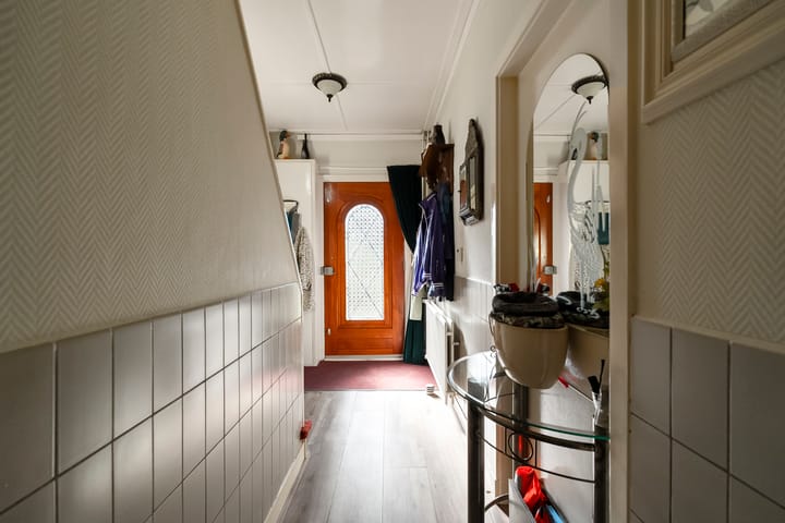 Photo 7 of Burg. Lovinkstraat 75