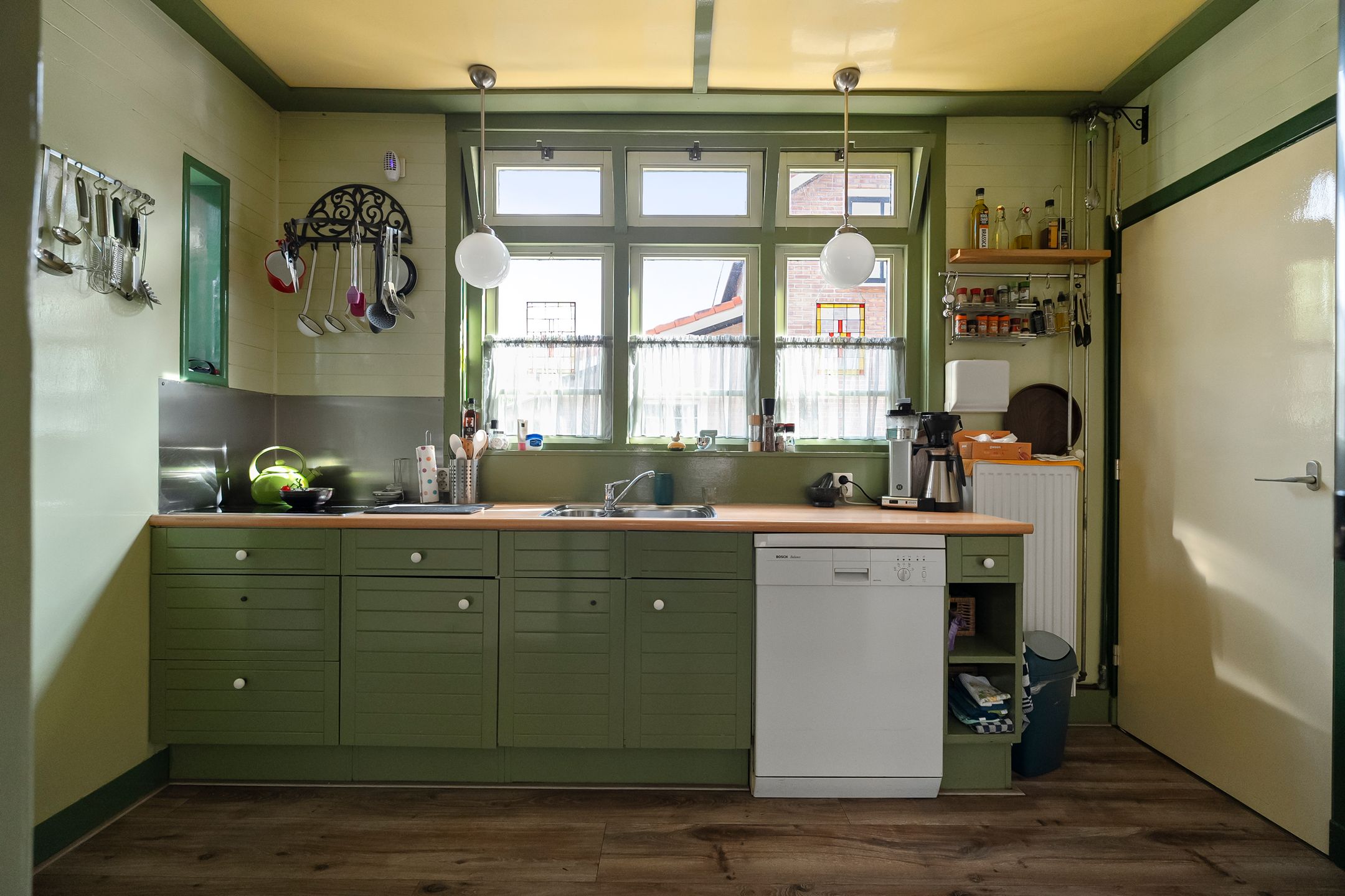 Foto 9 van Burg. Lovinkstraat 75