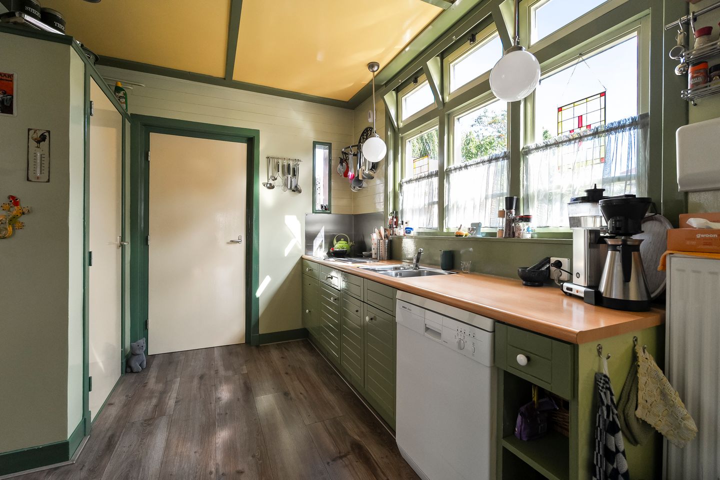 Foto 10 van Burg. Lovinkstraat 75