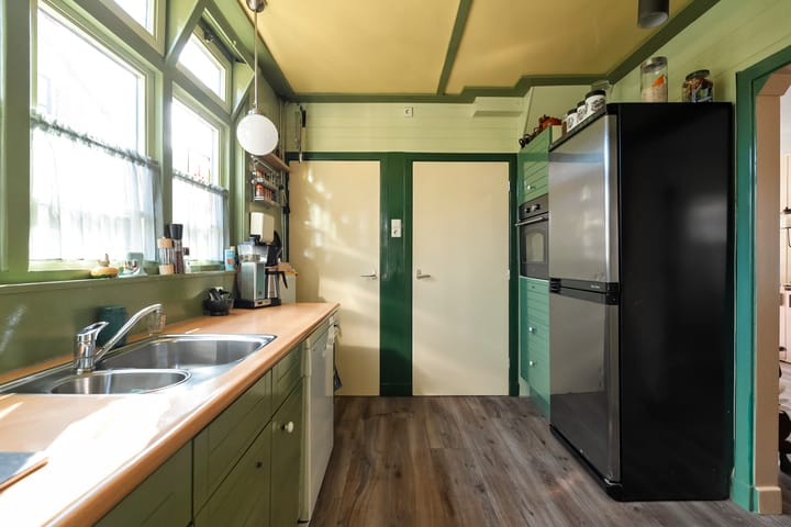 Photo 11 of Burg. Lovinkstraat 75