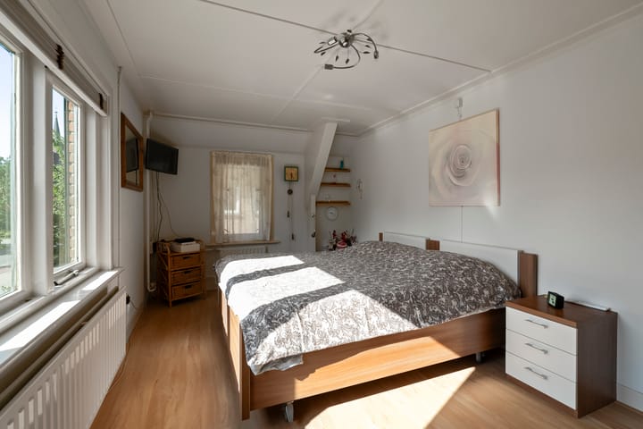 Photo 17 of Burg. Lovinkstraat 75