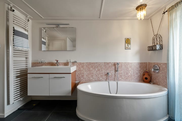 Photo 21 of Burg. Lovinkstraat 75