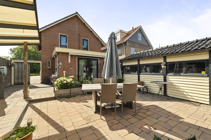 Photo 24 of Burg. Lovinkstraat 75