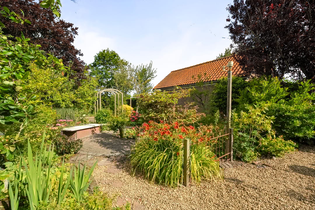 Foto 26 van Burg. Lovinkstraat 75