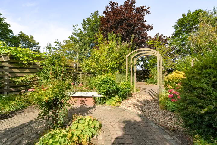 Photo 27 of Burg. Lovinkstraat 75