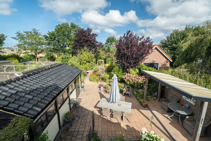 Photo 30 of Burg. Lovinkstraat 75