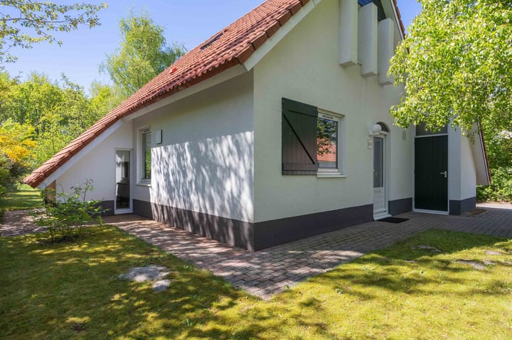 Photo 3 of De Rug 3-143