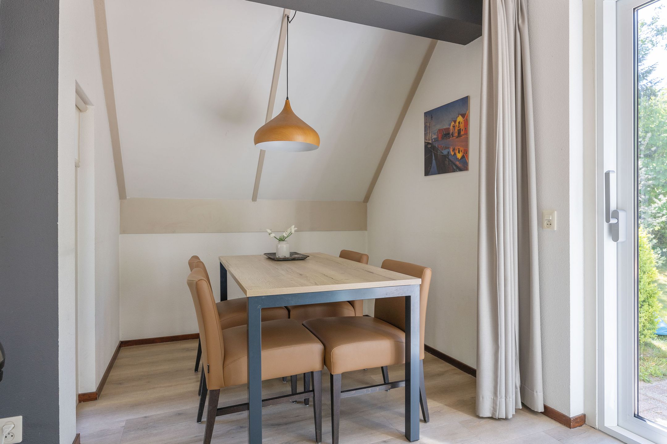 Photo 15 of De Rug 3-143