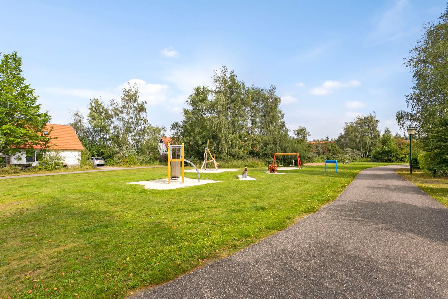 Photo 34 of De Rug 3-143