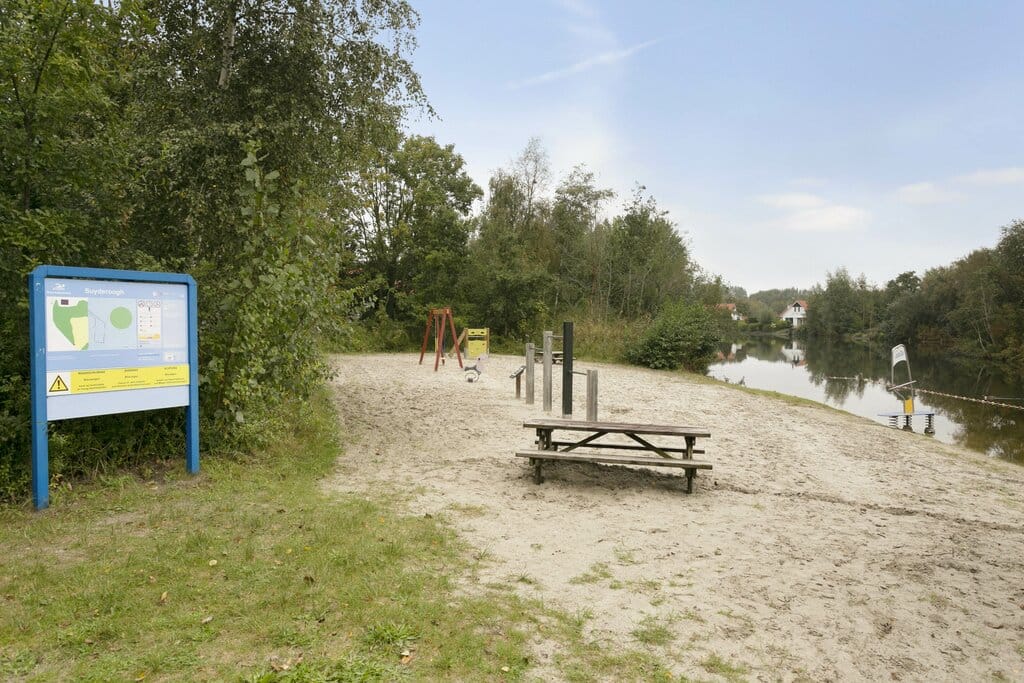 Photo 38 of De Rug 3-143