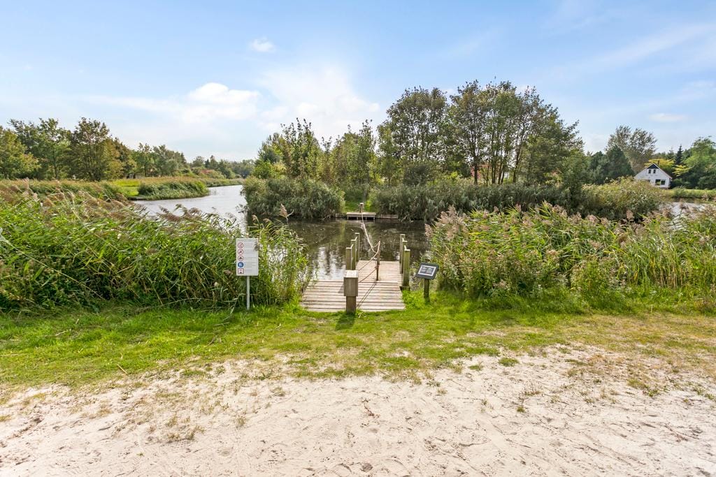 Photo 37 of De Rug 3-143