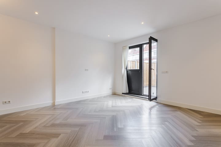 Photo 5 of Zuiderweg 71