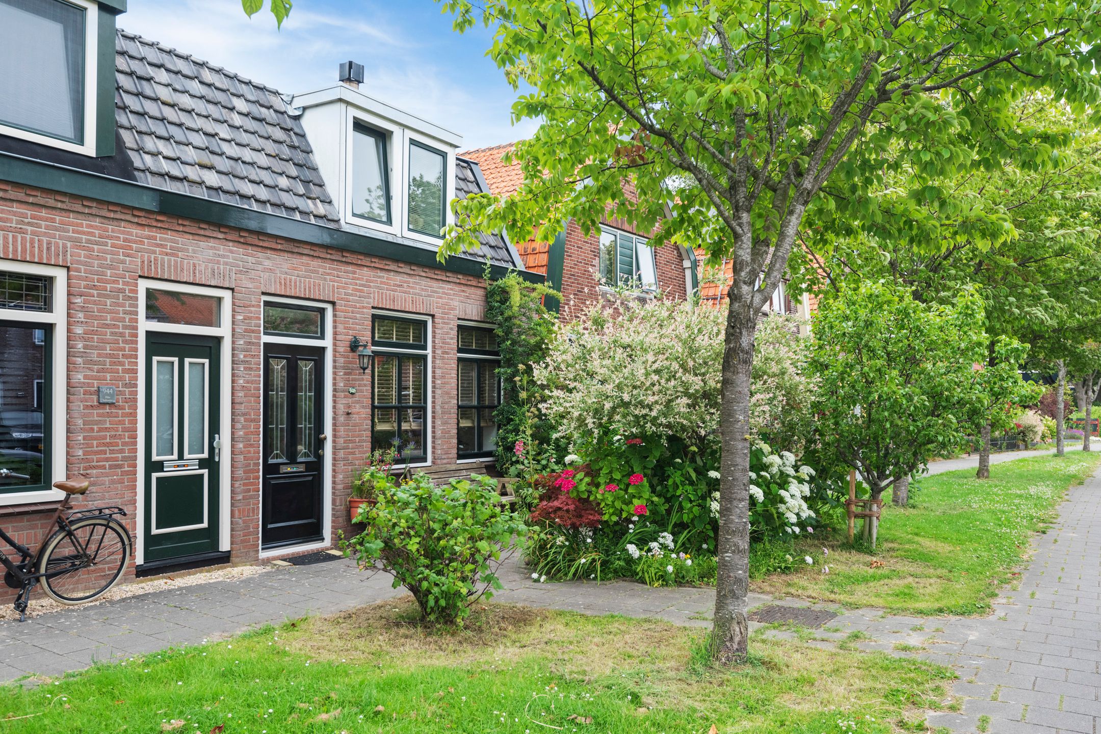 Dorpsstraat 946