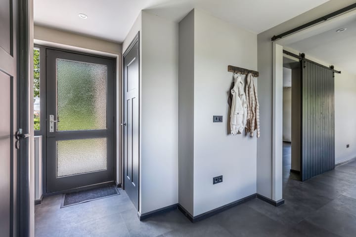 Foto 7 van Middenvaart 5