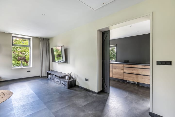 Foto 14 van Middenvaart 5