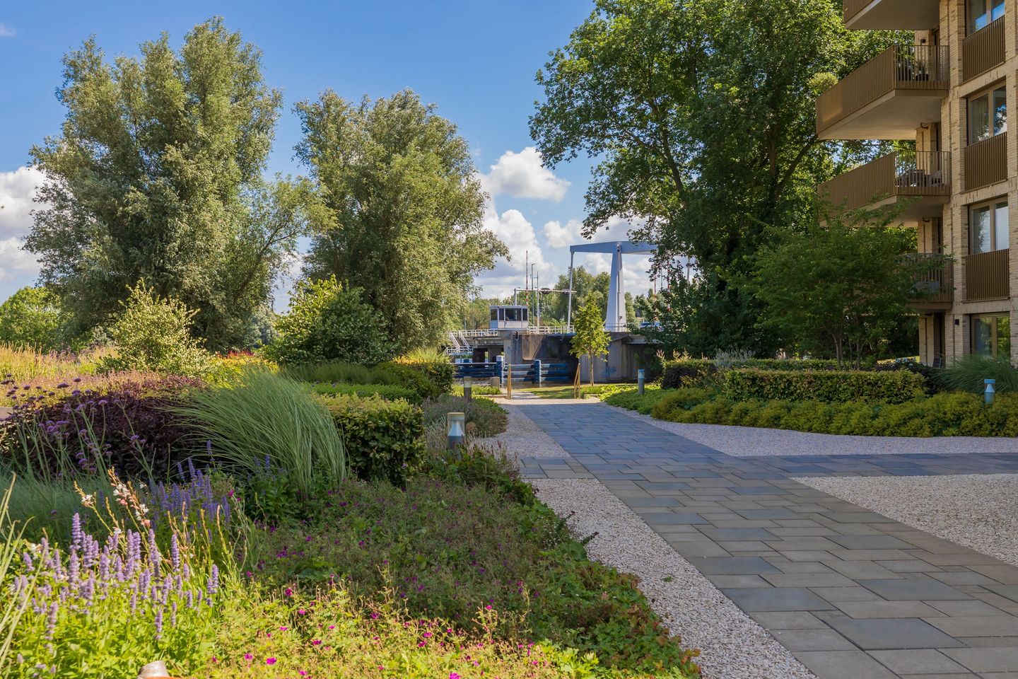 Photo 34 of César Francklaan 89