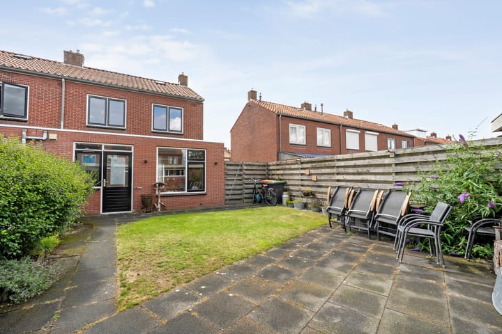 Foto 25 van Burg.van Höevellstraat 6