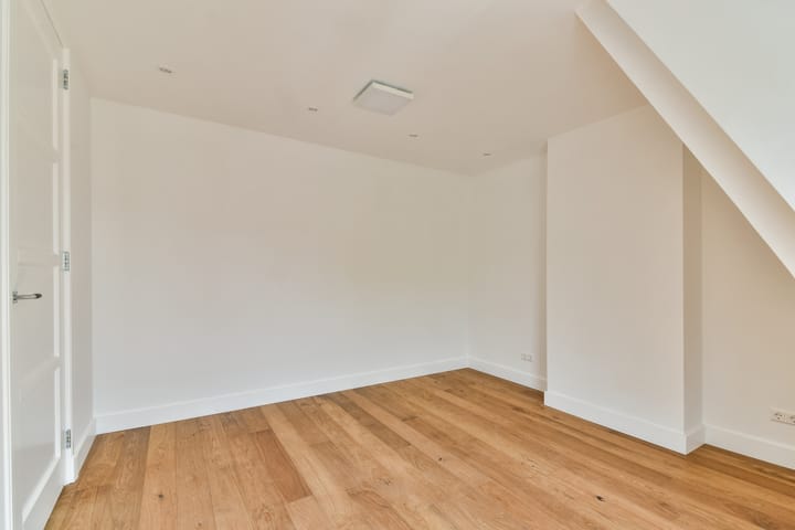 Photo 16 of Frederik Hendrikstraat 12-4